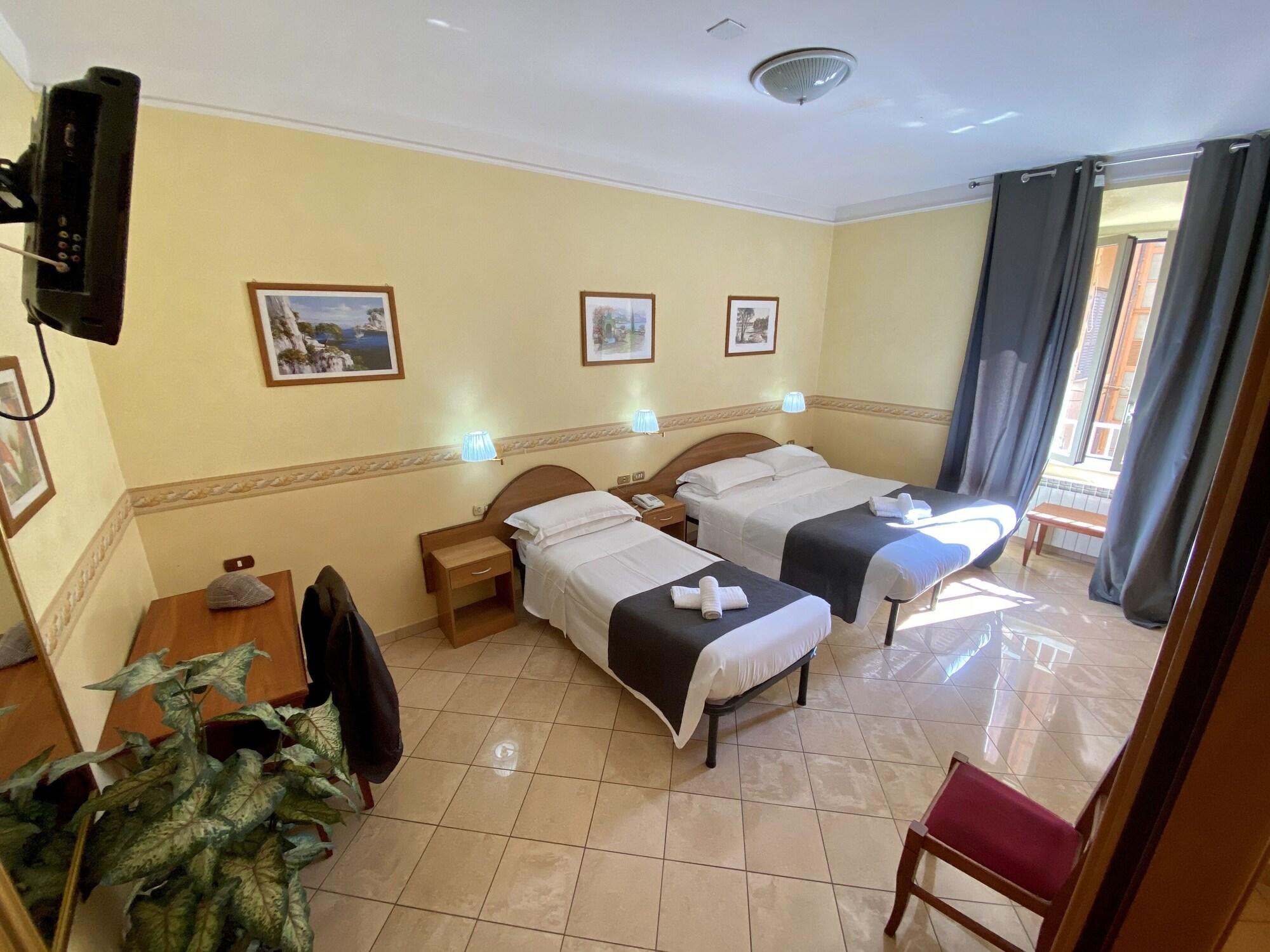 רומא Hotel Resi מראה חיצוני תמונה