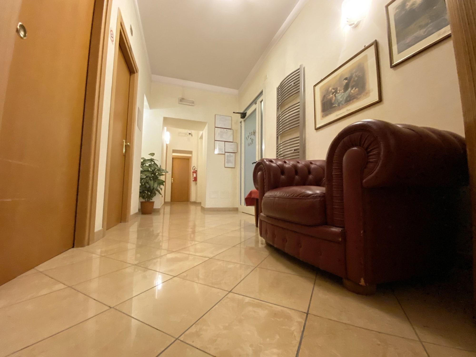 רומא Hotel Resi מראה חיצוני תמונה