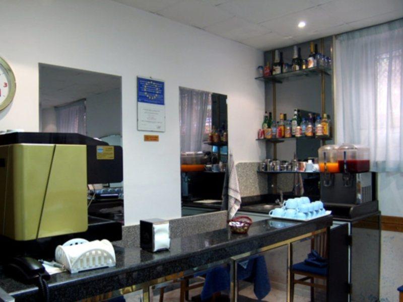 רומא Hotel Resi מראה חיצוני תמונה