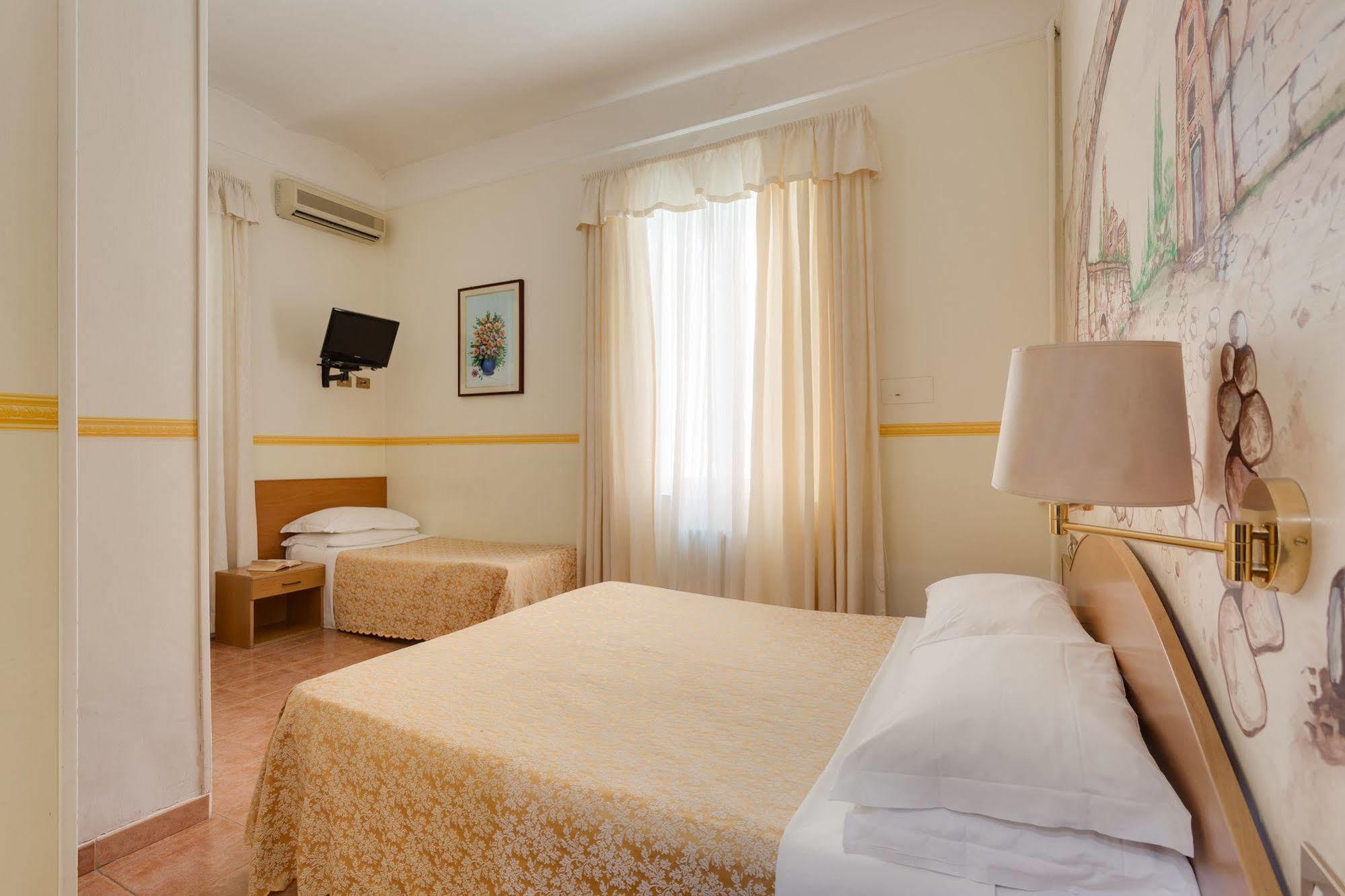 רומא Hotel Resi מראה חיצוני תמונה